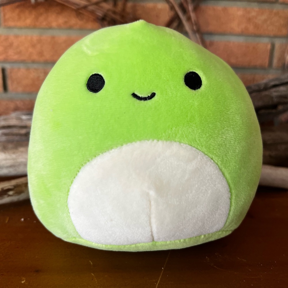 Squishmallows HENRY Lime Green Plush with White Belly and green soft shell toy